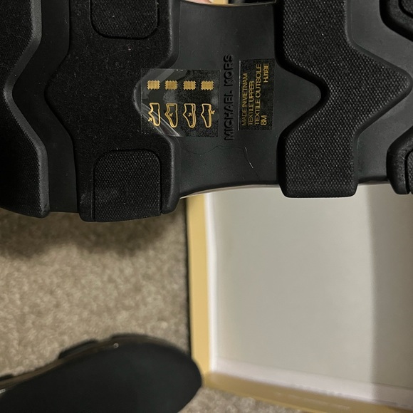 Black comfortable Michael Kors booties - Picture 5 of 5